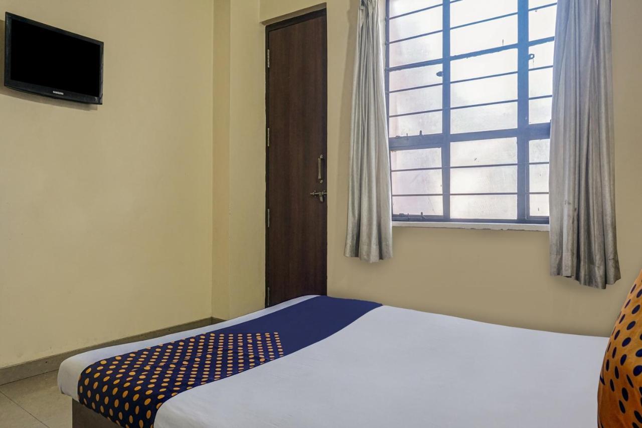 Oyo Flagship 75444 Hotel Kinara Lodging & Boarding Mangvadi Exterior photo
